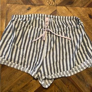 Victoria’s Secret Pajama shorts size med